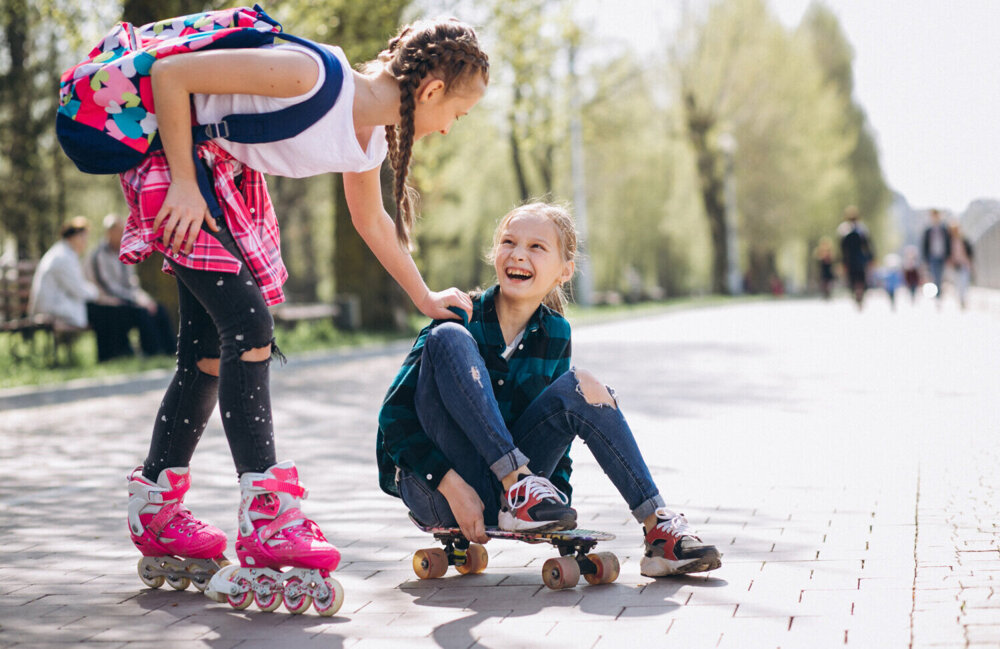 Spelende kinderen straat stock.jpg
